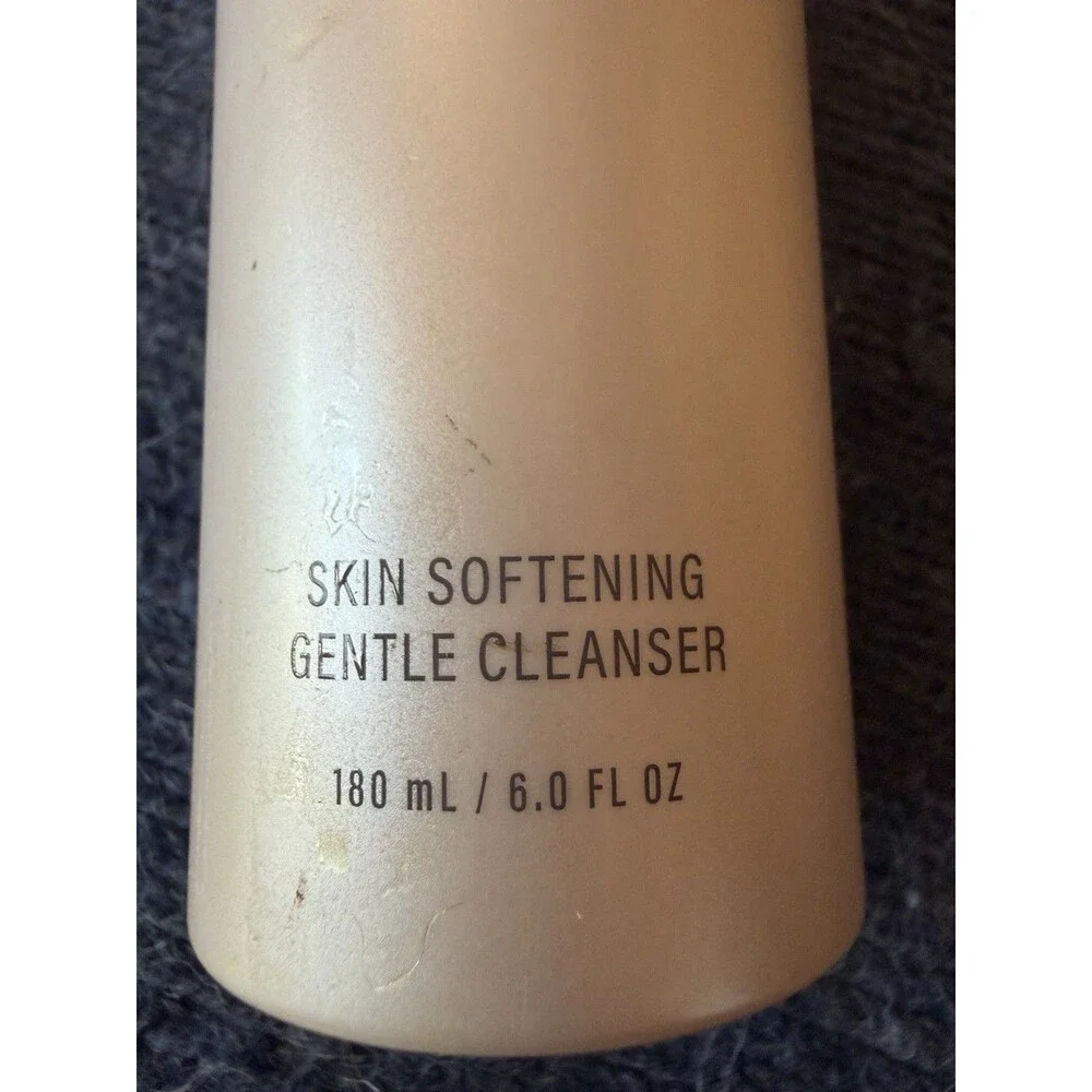 Meaningful Beauty Cleanser Skin Softening Cleanser Cindy Crawford 6 OZ / 180 ml